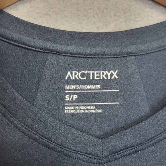 Arc'teryx Remige Shirt Men’s Small Blue Short Sleeve Performance V-Neck Casual - Picture 7 of 9